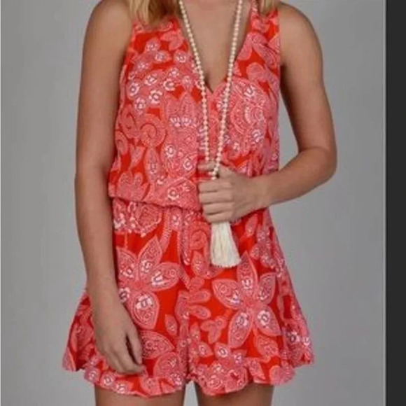 Show me your Mumu Riri Romper Red Aquarius Floral Ruffle Hem - Picture 4 of 10